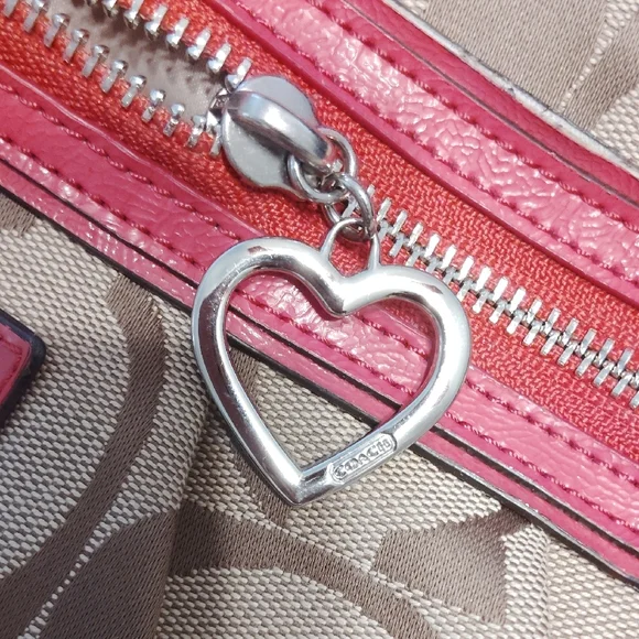 Coach Tan and Pink Shoulder Bag - Picture 4 of 17